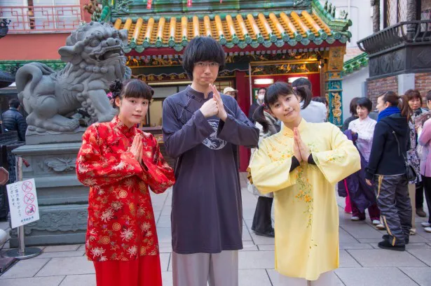 横浜中華街の媽祖廟で撮影を行った3人