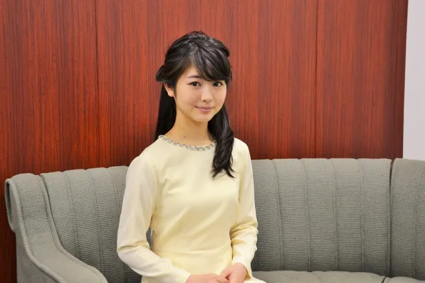 連続テレビ小説「まれ」の出演で注目を集める若手女優・浜辺美波。「まれ」の舞台にもなった石川県出身の14歳