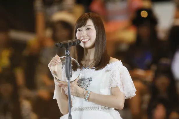 第12位のNMB48/AKB48兼任・渡辺美優紀は「応援してくれたみんなー！！！！！　ほんっとうにありがとう。　幸せ　嬉しい　心のもやもやがぜーんぶなくなった。」とコメント