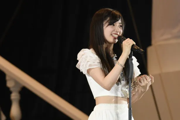 第16位のAKB48・武藤十夢は「もうこんなに嬉しいことはないです！　応援してくださった皆さん、投票してくださった皆さん本当に本当に、本当にありがとうございました！！！！」と歓喜