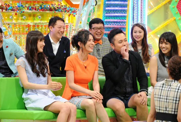 「くりぃむクイズ　ミラクル9」に美女ナインの一員として出演する内田理央(写真手前左)
