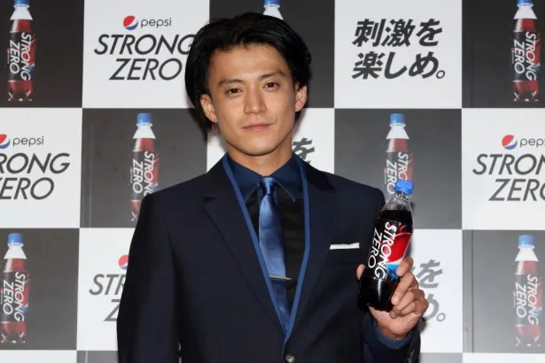 小栗旬 ハプニングに ストロングだなぁ と苦笑い Webザテレビジョン