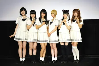 でんぱ組.incがミニスカ制服姿でライブ＆トーク！