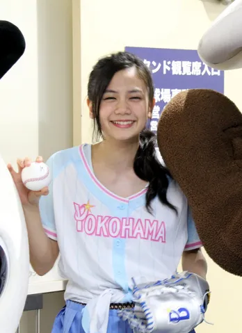 「まれ」一子役・清水富美加が横浜で始球式に登場！