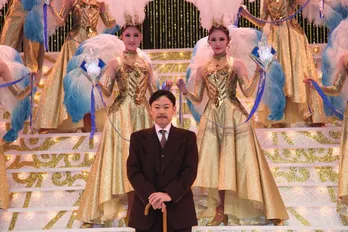 阿部サダヲが現役タカラジェンヌたちと競演!