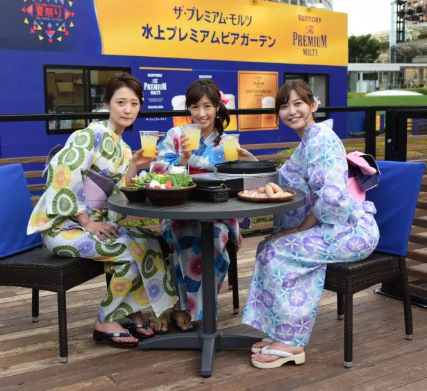 サマステガールズとして盛り上げるテレビ朝日アナウンサーの森葉子、宇佐美佑果、久冨慶子(写真左から)