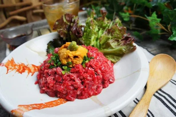 「牛とろ雲丹御飯」1000円(税込)