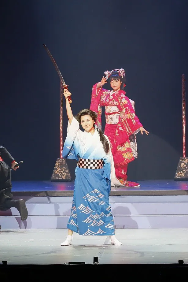 【写真を見る】地元・福岡で凱旋公演ながらも、兒玉遥は「女性同士のキスシーンがあるので、親に見られるのは緊張するんです」と、キスシーンに困惑！