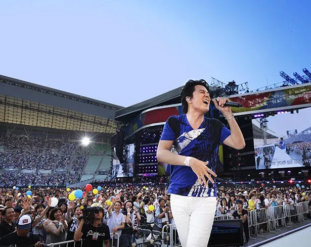【写真を見る】福山雅治、自身最大規模となるライブツアーのクライマックスを生中継