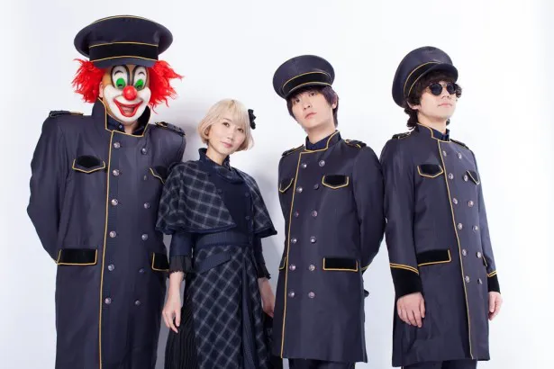 「ぷっちょ」新CMに出演するSEKAI NO OWARI (左から)DJ LOVE、Saori、Fukase、Nakajin