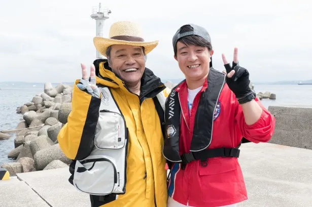 【写真を見る】スーさん役の西田敏行(左)と濱田岳が撮影合間の2ショットを公開！