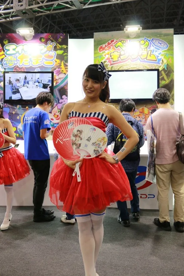 「東京ゲームショウ2015」に出展各社のブースを飾るセクシーコンパニオンたち（4/120）