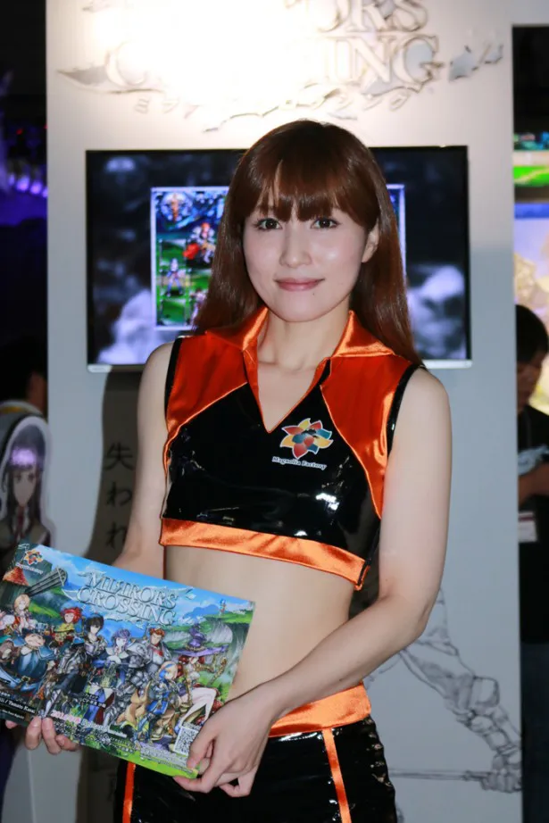 「東京ゲームショウ2015」に出展各社のブースを飾るセクシーコンパニオンたち（72/120）