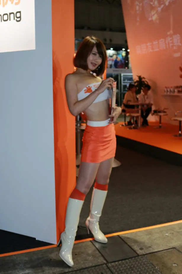 「東京ゲームショウ2015」に出展各社のブースを飾るセクシーコンパニオンたち（89/120）