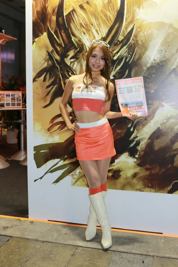 「東京ゲームショウ2015」に出展各社のブースを飾るセクシーコンパニオンたち（91/120）