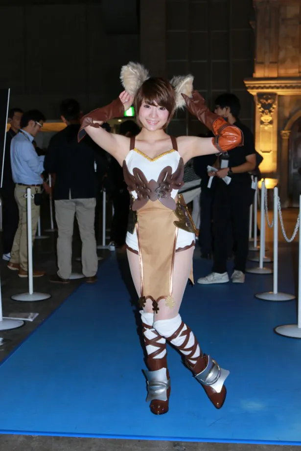 「東京ゲームショウ2015」に出展各社のブースを飾るセクシーコンパニオンたち（99/120）