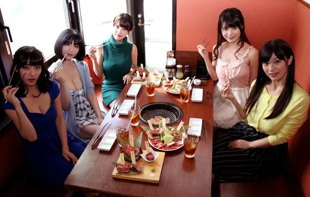 今回の5人に川村ゆきえ、篠崎愛、鈴木ふみ奈を加えた8人が「肉食女子部」としてゲストを迎えていく
