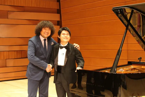 また、葉加瀬は世界的ピアニストの辻井伸行とテレビ初共演を果たす