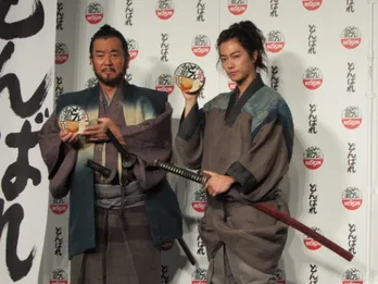 佐藤健「日清のどん兵衛」新CMで加山雄三を食べる?