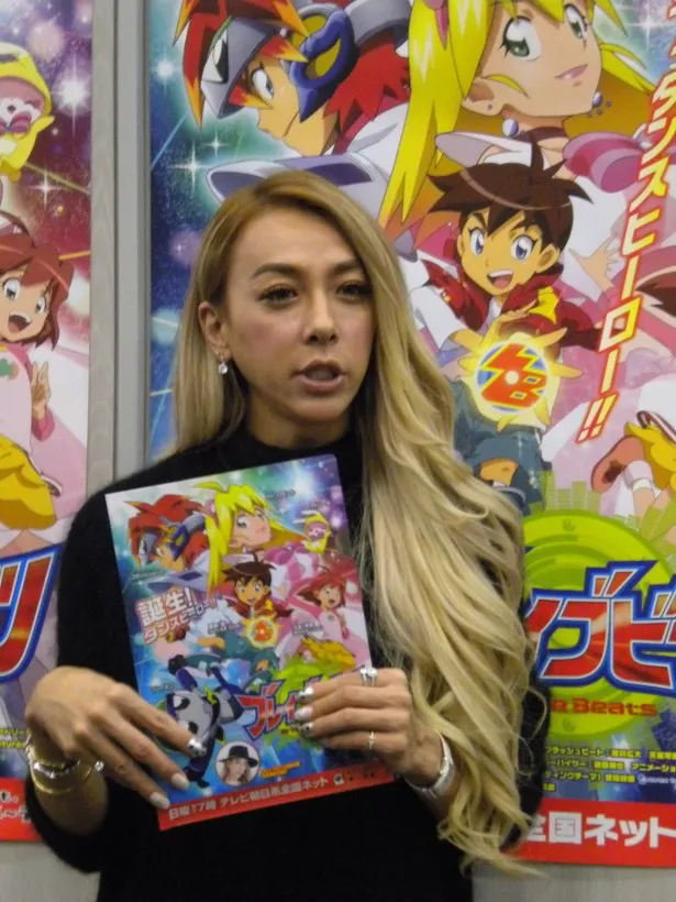 新アニメ「ブレイブビーツ」宣伝大使に任命され、囲み取材に応じるGENKING