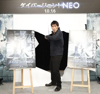 “異端者”篠原信一、ぬいぐるみを抱えて頬ずり