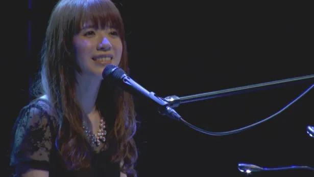 10月18日(日)の「EXシアターTV Live」でライブが放送される藤田麻衣子