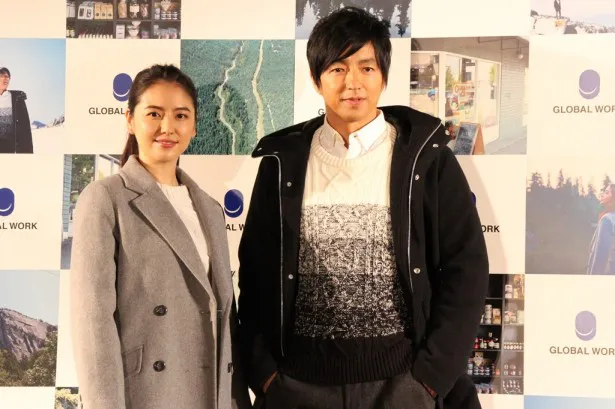 GLOBAL WORKの「2015Autumn＆Winterコレクション」に出席した長澤まさみ(左)と大沢たかお(右)