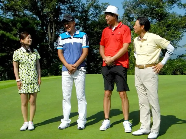 「牧野裕のEnjoy Golf」にゲスト出演した川口和久氏(左から2人目)と金石昭人氏(左から3人目)。右端は牧野裕プロ、左端はアシスタントの新井なみ