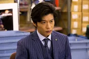 “お人好しで頼りないシングルファーザー”“切れ者の司法書士”“元・極道”という3つの顔を持つ伊武努を田中圭が演じる