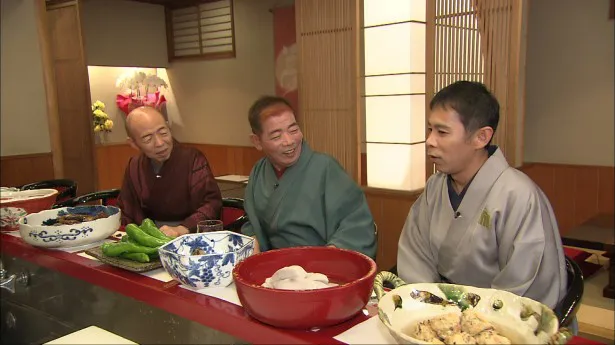 「なるみ・岡村の過ぎるTV」で京都旅を満喫する坂田利夫、池乃めだか、岡村隆史(写真左から)