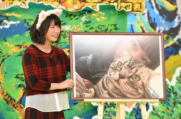 【写真を見る】スタジオゲストの横山由依は、愛猫ビスとのツーショット写真を公開