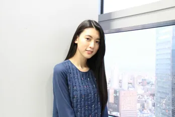 香瑩を好演中の三吉彩花「褒められるのが苦手です」