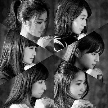 La PomPon新曲衣装で東京モード学園とコラボ