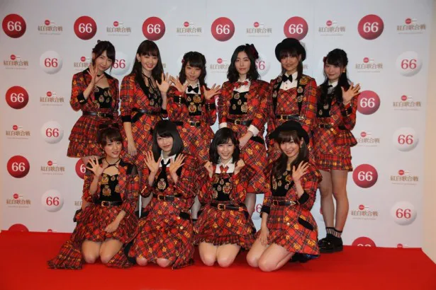 AKB48は「AKB48 紅白2015 SP ～10周年記念メドレー～」を披露