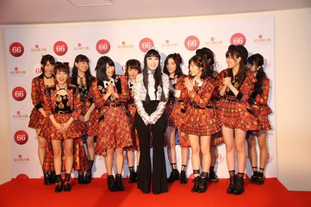 AKB48はプリンセス天功が演出するイリュージョンに挑戦！