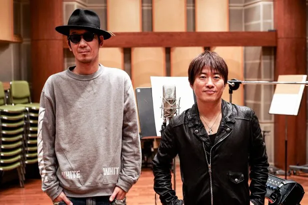 テレビ東京の主題歌は初となるコブクロの二人。写真左から、黒田俊介と小渕健太郎