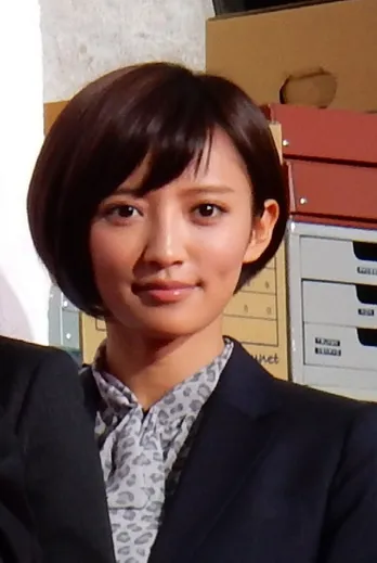 夏菜、草なぎの新ドラマは「とてもエキセントリック」