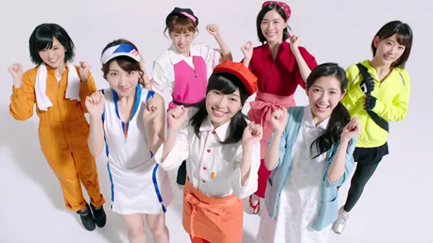 AKB48「神7」がバイト制服姿を披露