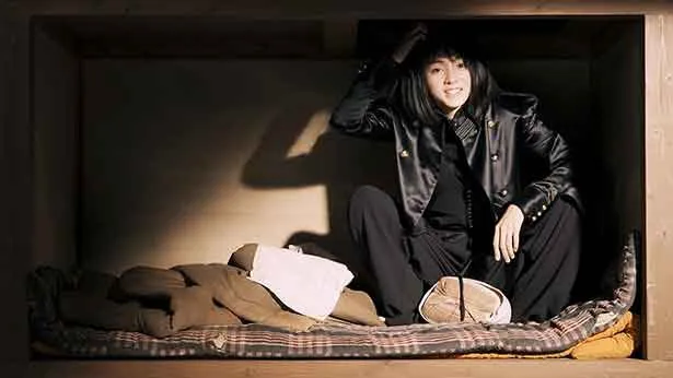 24日(日)放送の『屋根裏の散歩者』の演出は渋江修平。モーニング娘。’15などミュージックビデオを中心に手掛ける映像ディレクターだ