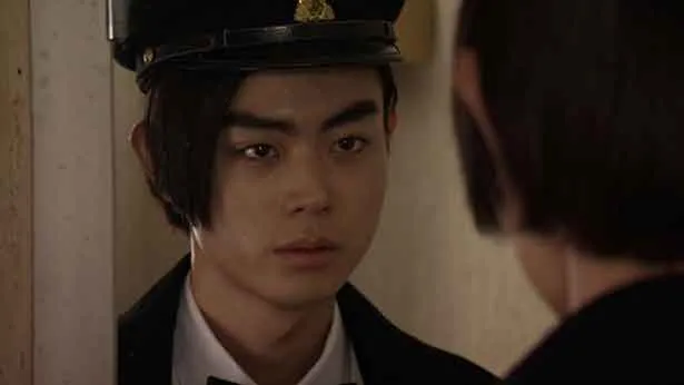 菅田は、綿密な殺害計画を企てる大学生・蕗谷清一郎を演じる