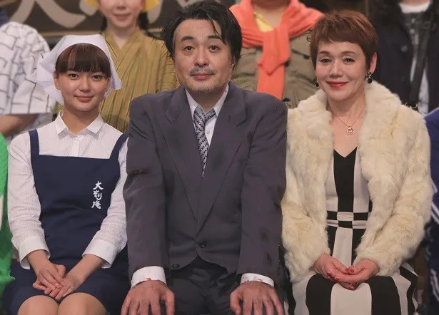 松尾スズキアワー「恋は、アナタのおそば」に出演する、(写真左から)多部未華子、松尾スズキ、大竹しのぶ