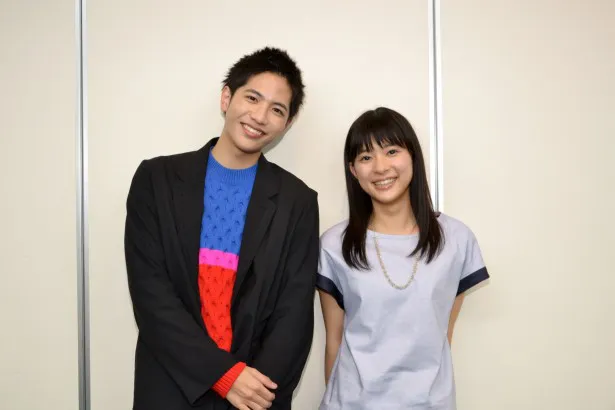 2月2日(火)に「先輩と彼女」のDVDをリリースする志尊淳、芳根京子(写真左から)