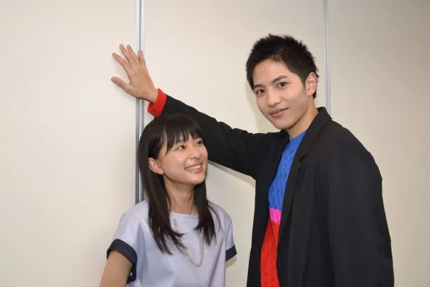 2月2日(火)に「先輩と彼女」のDVDをリリースする芳根京子、志尊淳(写真左から)