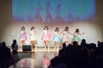 La PomPonがシースルーの新衣装をお披露目！