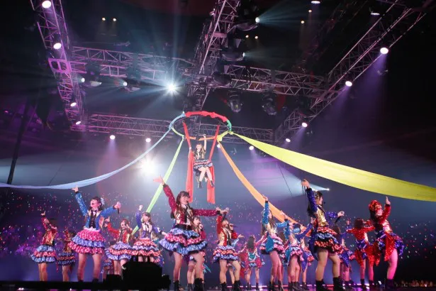 画像・写真 指原莉乃＆宮脇咲良が“空”から登場！HKT48春ツアー開幕(15/16) | WEBザテレビジョン