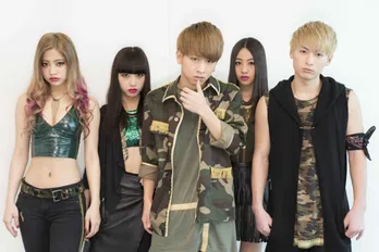 今注目のパフォーマンスグループlolに直撃(前編)