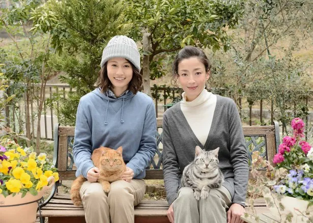 「グーグーだって猫である2―」で共演する宮沢りえと前田敦子(写真右から)