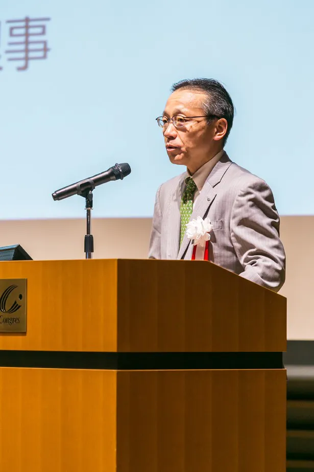 【写真を見る】科学技術振興機構理事•安藤慶明氏によるあいさつで開会