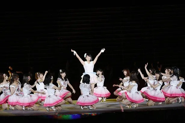 「フライングゲット」では、チーム8の山田菜々美（兵庫県）がセンターに大抜擢！