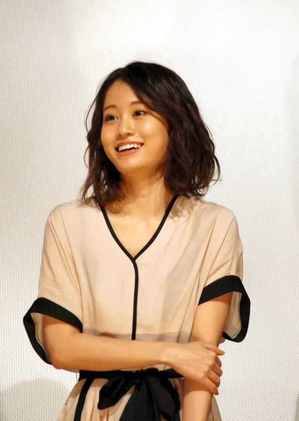 永吉の恋人・由佳を演じる前田敦子